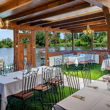 Eden Lounge Restaurant & Pension Veresegyház 외부 사진
