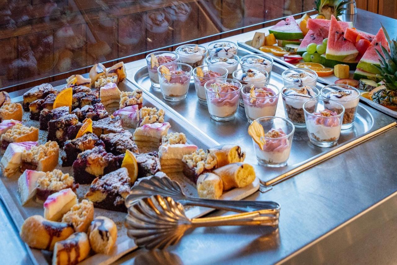 Eden Lounge Restaurant & Pension Veresegyház 외부 사진
