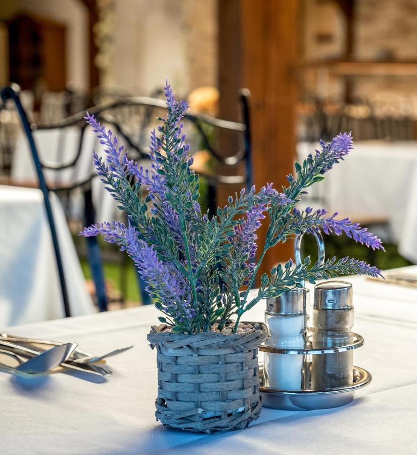 Eden Lounge Restaurant & Pension Veresegyház 외부 사진