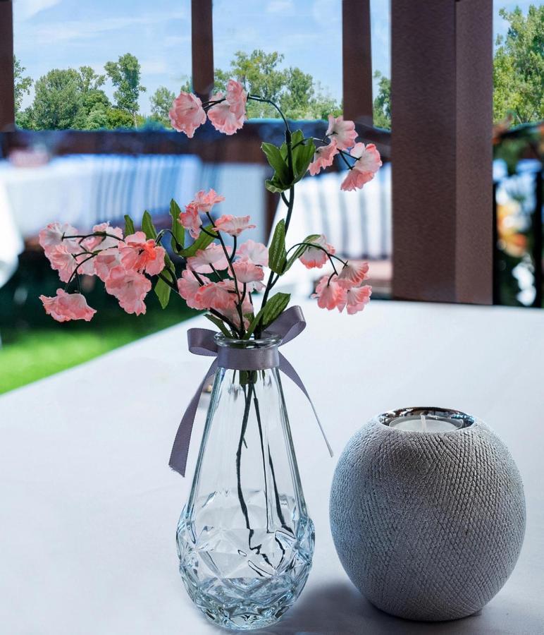 Eden Lounge Restaurant & Pension Veresegyház 외부 사진
